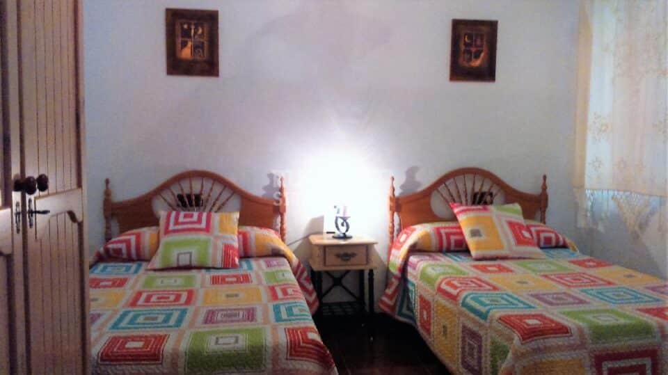 Acogedora Vivienda Rural en Jodar, con piscina vallada, aire acondicionado y barbacoa - Imagen 9