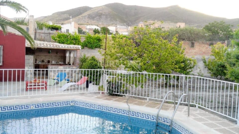 Acogedora Vivienda Rural en Jodar, con piscina vallada, aire acondicionado y barbacoa - Imagen 19