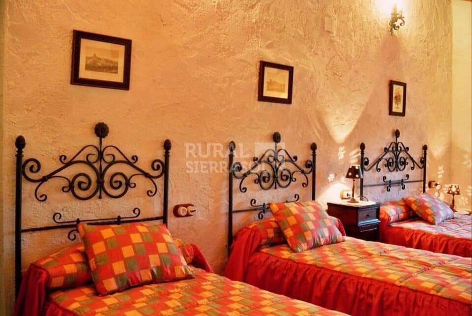 Maravillosa Casa Rural en Palenciana, con preciosos jardines, piscina - Imagen 21