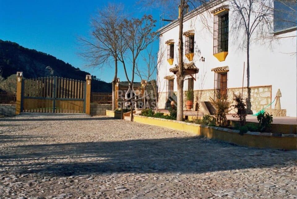 Maravillosa Casa Rural en Palenciana, con preciosos jardines, piscina - Imagen 23