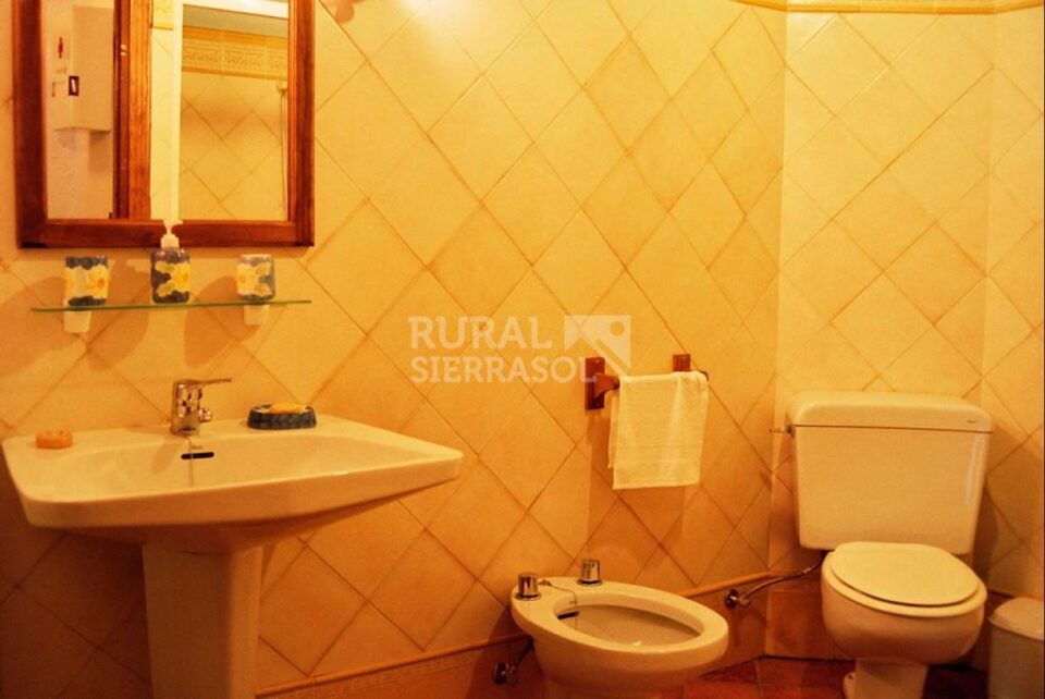 Maravillosa Casa Rural en Palenciana, con preciosos jardines, piscina - Imagen 28
