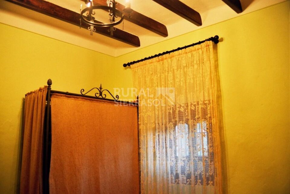 Maravillosa Casa Rural en Palenciana, con preciosos jardines, piscina - Imagen 32