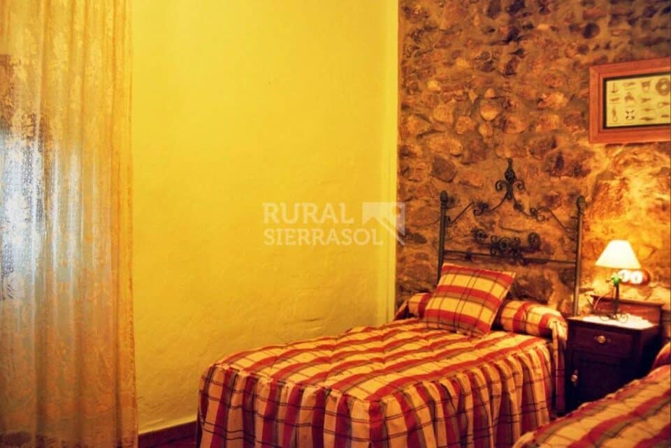 Maravillosa Casa Rural en Palenciana, con preciosos jardines, piscina - Imagen 33