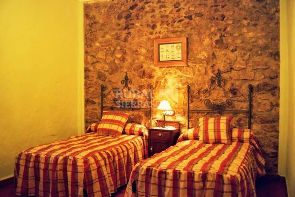 Maravillosa Casa Rural en Palenciana, con preciosos jardines, piscina - Imagen 34