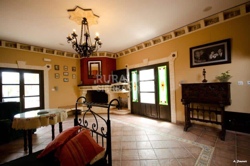 Magnífica Casa Rural en Carcabuey, con piscina, barbacoa y chimenea - Imagen 8