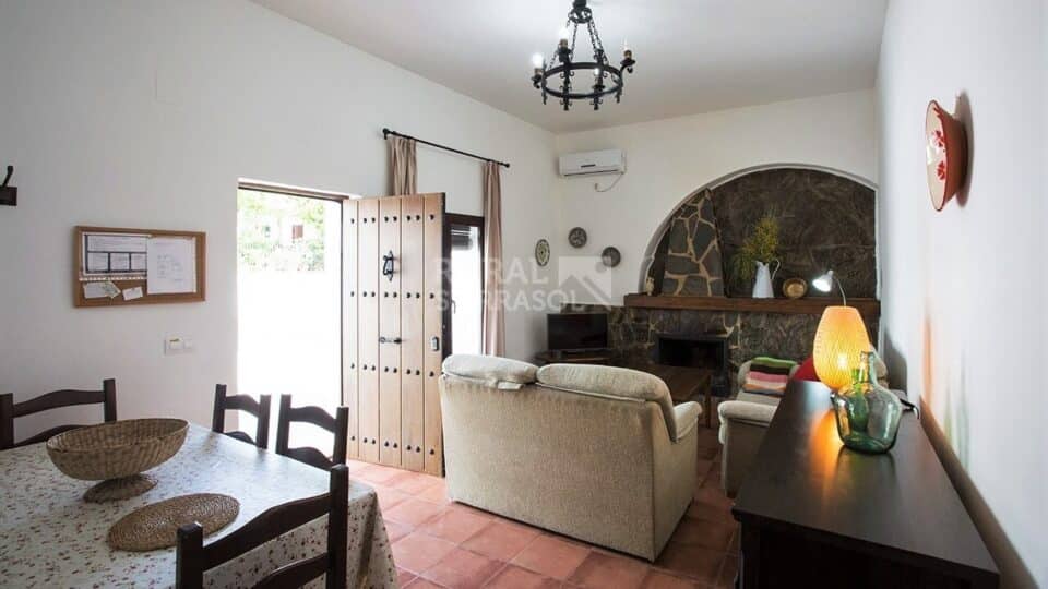 Conjunto de dos Casas Rurales en El Bosque con chimenea y barbacoa - Imagen 8