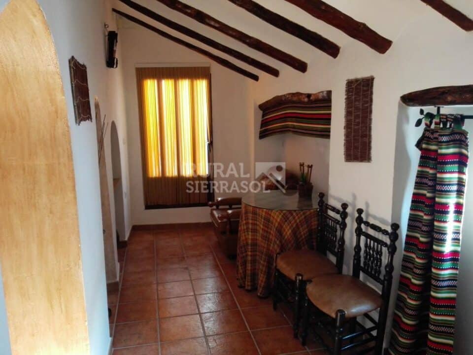 Encantadora Vivienda Rural en Pozo Alcón, con chimenea y calefacción - Imagen 8