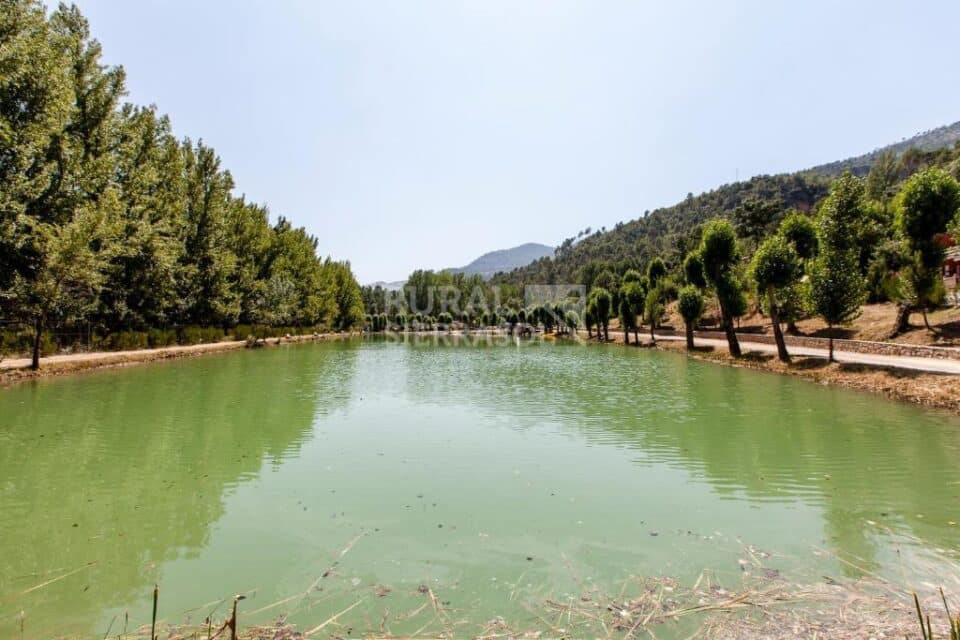 Acogedora Casa Rural en Coto Ríos, con piscina, amplios jardines y wifi - Imagen 78