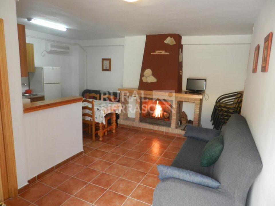 Magnífico Apartamento Rural en Arroyo Frío, con piscina, aire acondicionado y chimenea - Imagen 9
