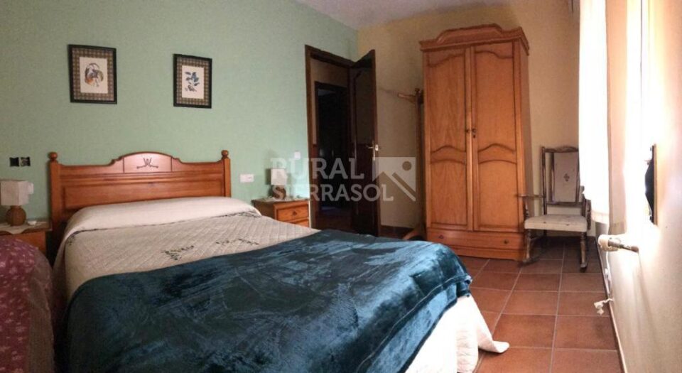 Casa rural en Cazorla, con piscina y barbacoa - Imagen 7