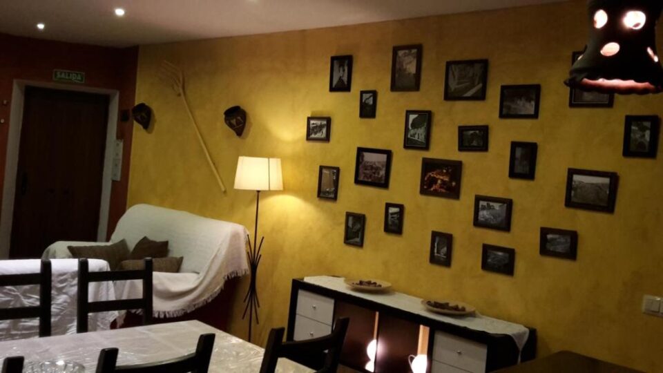 Maravillosa Casa Rural en Setenil de las Bodegas con bañera hidromasaje y chimenea - Imagen 6