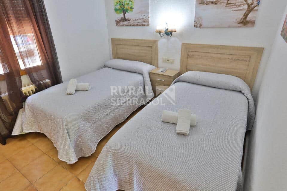 Confortable Alojamiento Rural para 5 personas, en Arroyo Frío, con calefacción y chimenea - Imagen 33
