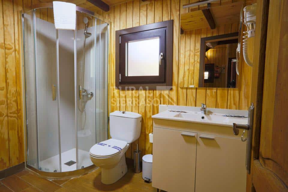 Espléndida Cabaña de Madera, para 5 personas, con piscina y wifi - Imagen 15