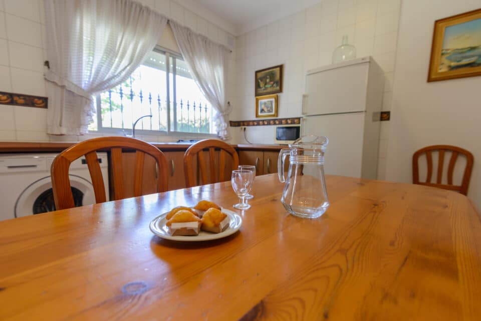 Acogedora Casa Rural en Los Caños de Meca cerca de la playa con chimenea y barbacoa - Imagen 11
