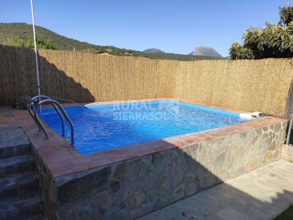 Cortijo en Prado del Rey con chimenea, piscina y barbacoa - Imagen 4