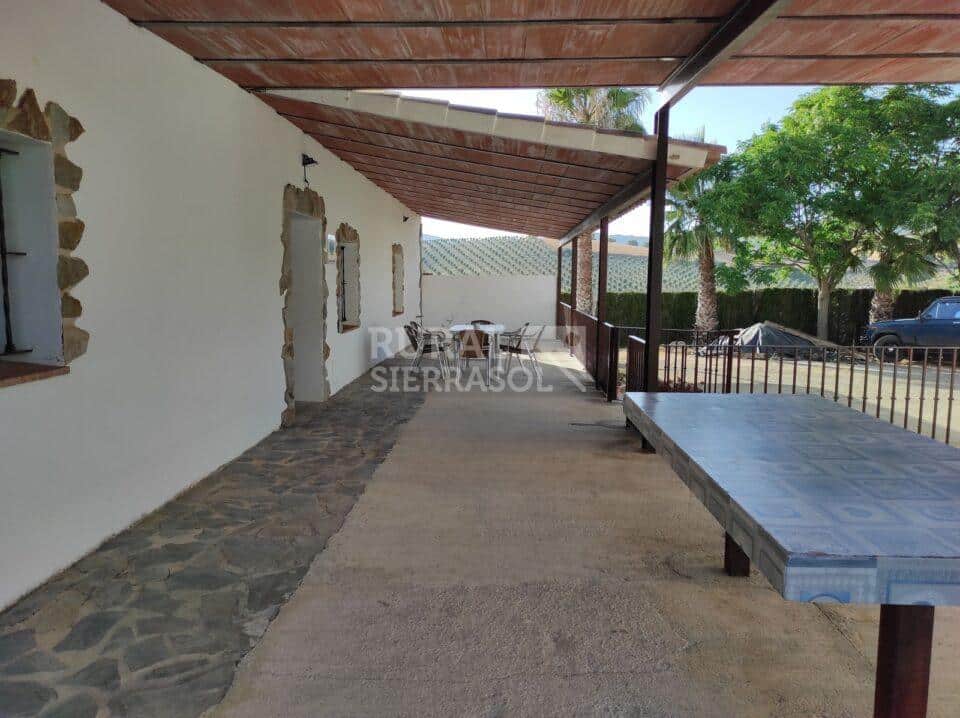 Cortijo en Prado del Rey con chimenea, piscina y barbacoa - Imagen 14