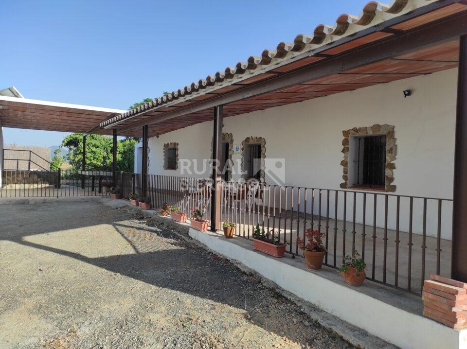 Cortijo en Prado del Rey con chimenea, piscina y barbacoa - Imagen 16