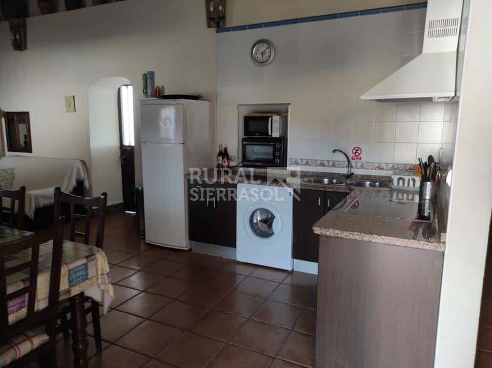 Cortijo en Prado del Rey con chimenea, piscina y barbacoa - Imagen 18