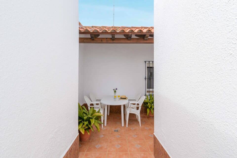 Encantadora Casa Rural en Los Caños de Meca con barbacoa y jardín privado - Imagen 11