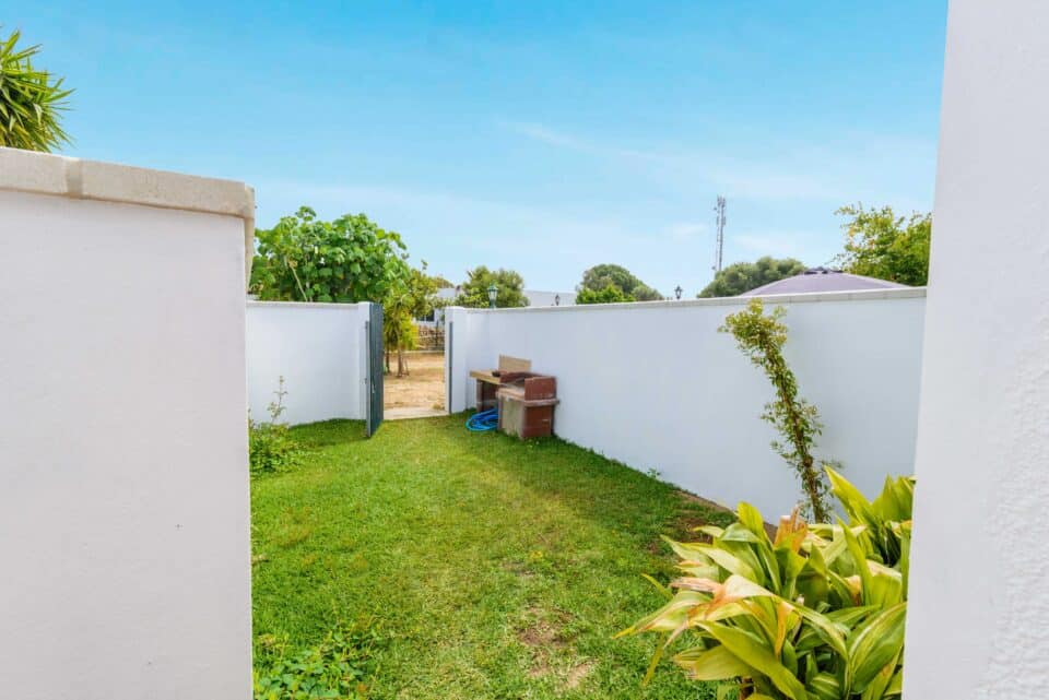 Encantadora Casa Rural en Los Caños de Meca con barbacoa y jardín privado - Imagen 12