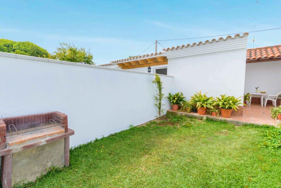 Encantadora Casa Rural en Los Caños de Meca con barbacoa y jardín privado - Imagen 13