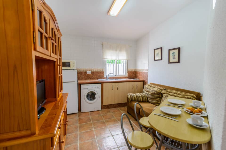 Encantadora Casa Rural en Los Caños de Meca con barbacoa y jardín privado - Imagen 15