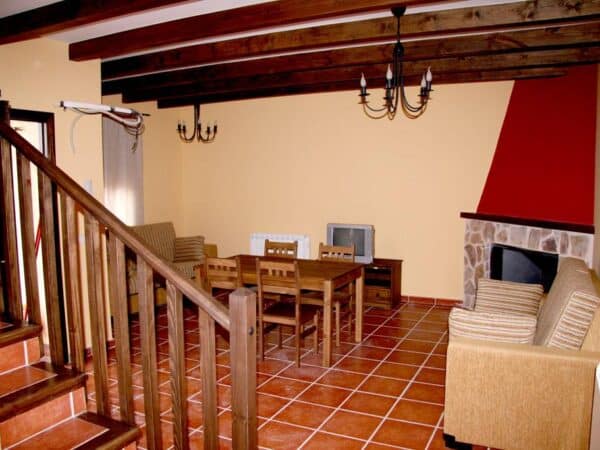 Salón con chimenea de Casa rural en Segura de la Sierra (Jaén)-1831