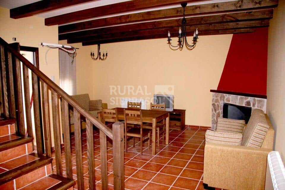 Salón con chimenea de Casa rural en Segura de la Sierra (Jaén)-1831