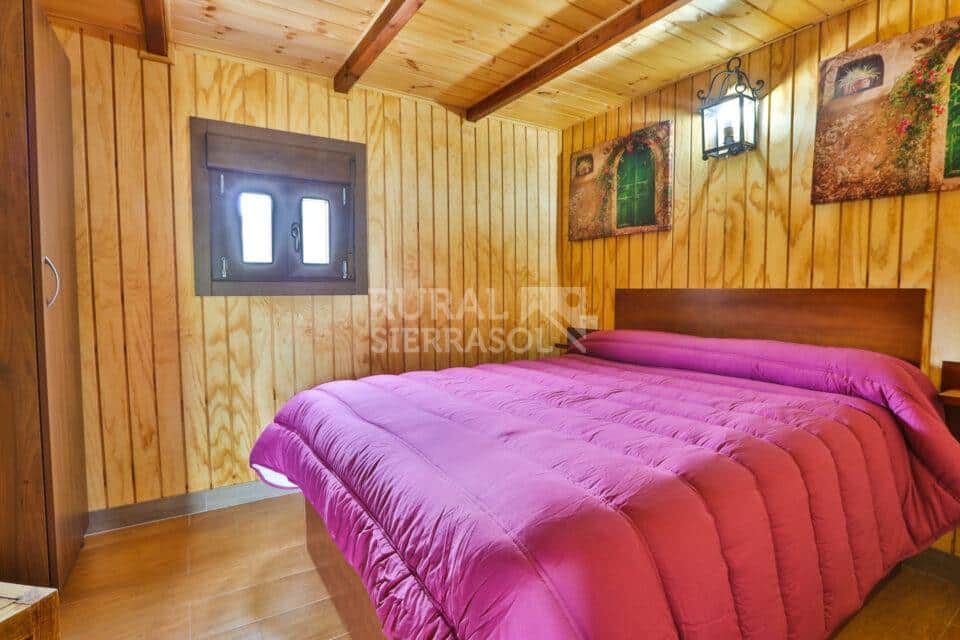 Confortable Cabaña de Madera en Arroyo Frío, para 4 personas, con piscina y aire acodicionado - Imagen 9