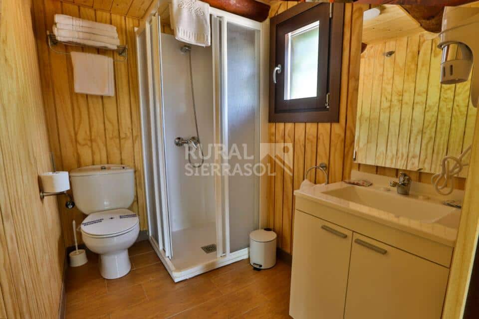 Confortable Cabaña de Madera en Arroyo Frío, para 4 personas, con piscina y aire acodicionado - Imagen 10