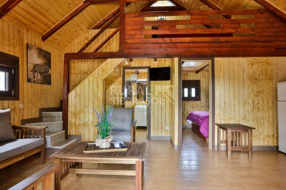 Confortable Cabaña de Madera en Arroyo Frío, para 4 personas, con piscina y aire acodicionado - Imagen 3