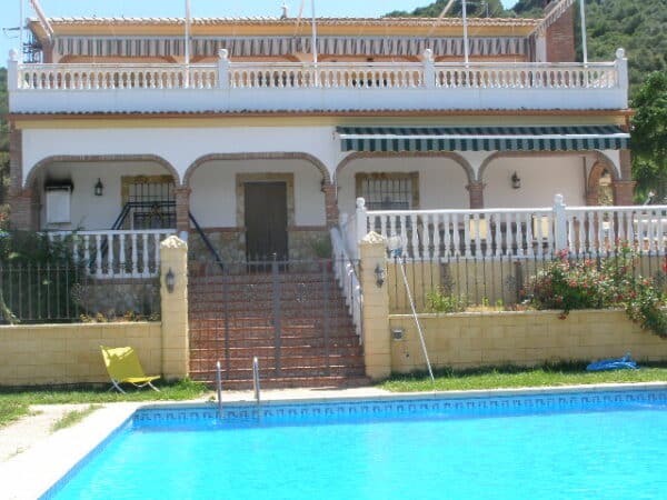 Piscina y fachada de Casa rural en Posadas (Córdoba)-3308