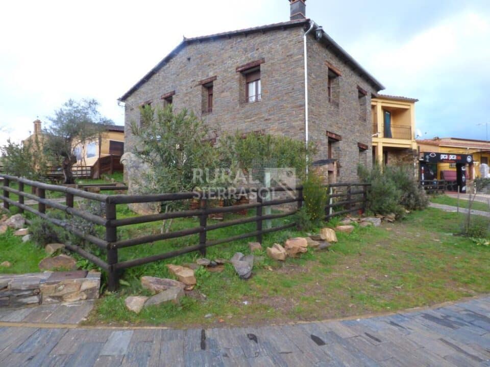 1. Casa rural en Villarreal de San Carlos (Cáceres)-1685