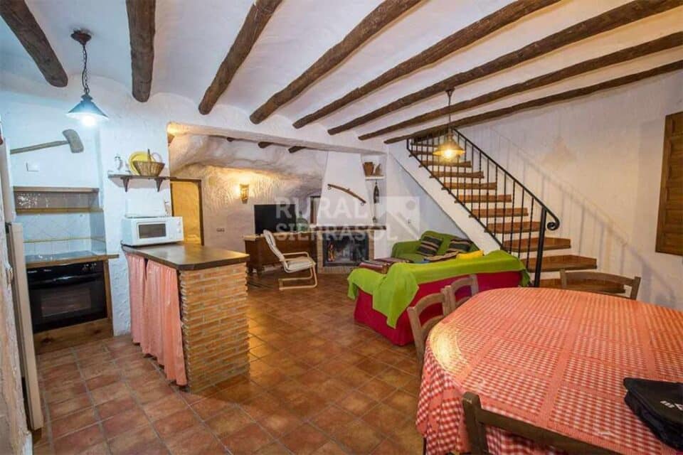 Amplia Casa Cueva con chimenea y calefacción, en Galera - Imagen 10