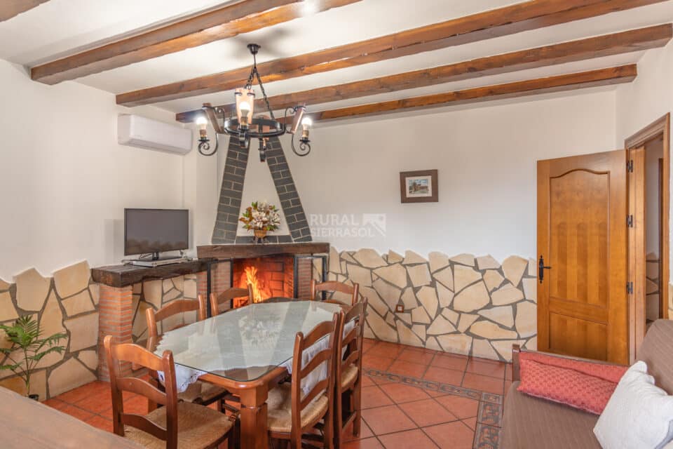 Acogedor Alojamiento Rural en Alpujarra de La Sierra, con piscina y cabina hidromasaje - Imagen 10