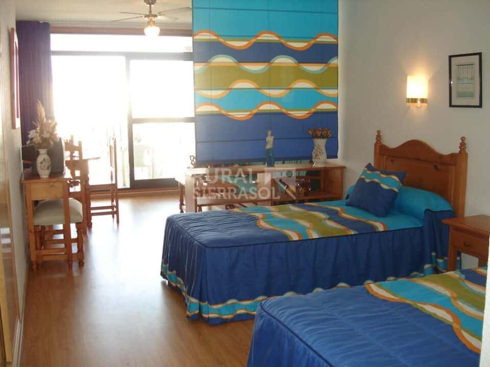Acogedor Apartamento en Roquetas de Mar, con piscina - Imagen 11
