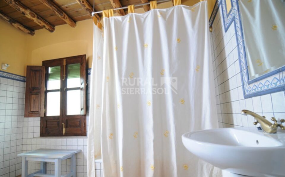 Casa Rural muy confortable en Aroche, con piscina y barbacoa - Imagen 11