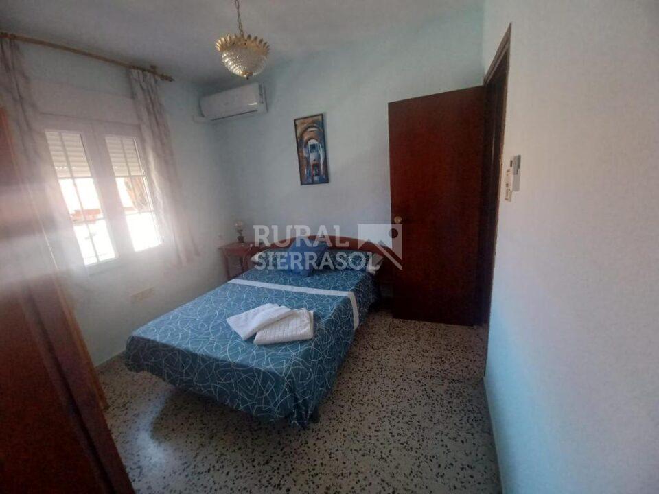 Acogedora Casa Rural en La Zubia, con chimenea y barbacoa - Imagen 10