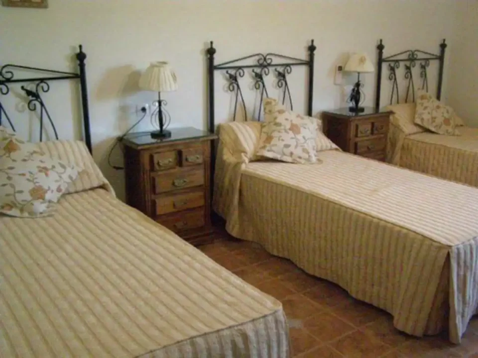 Maravillosa Casa Rural en Posadas, con piscina, aire acondicionado y barbacoa - Imagen 13