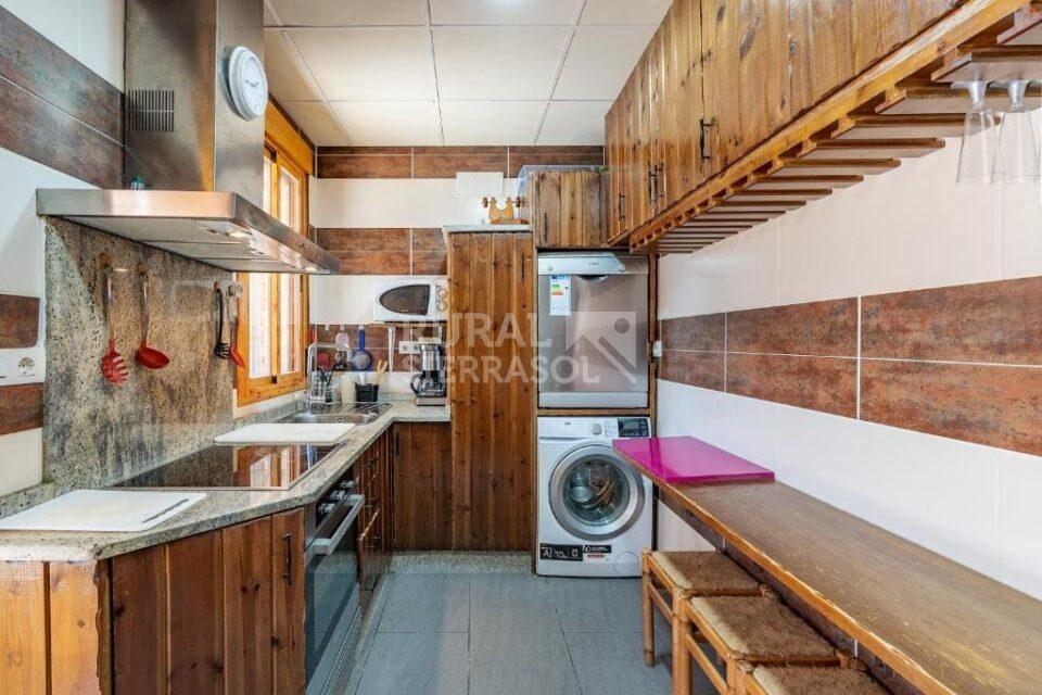 Magnífica Casa Rural en Cogollos de Guadix, con piscina, barbacoa y wi-fi - Imagen 12