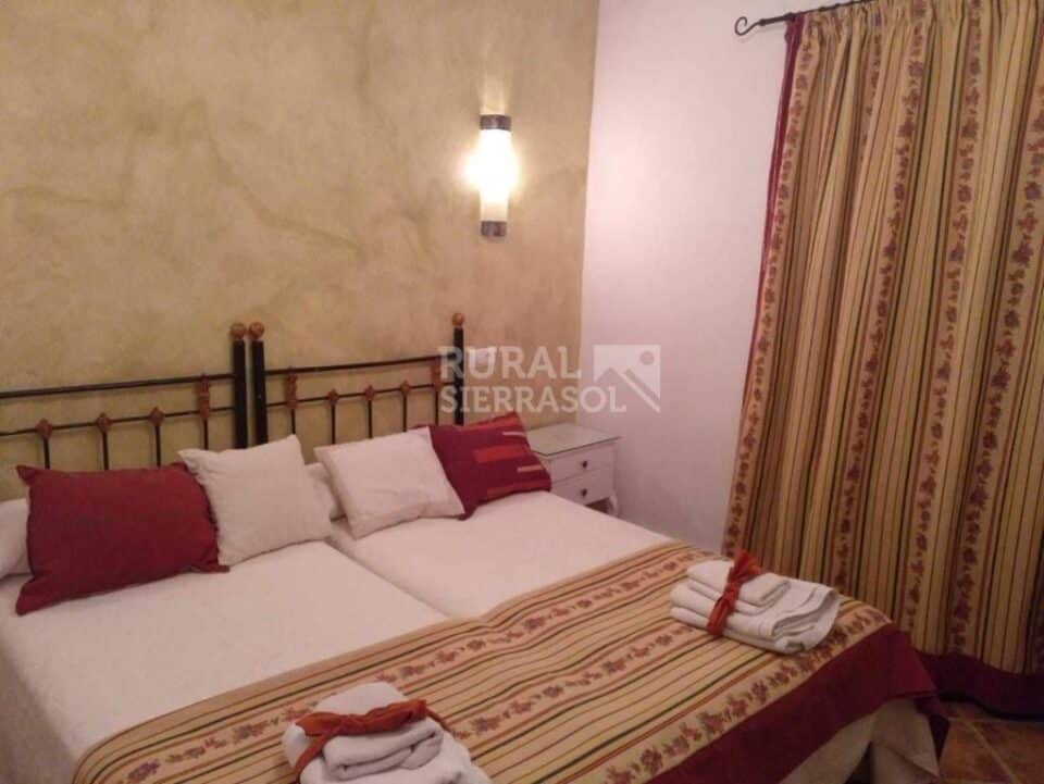 Espléndida Casa Rural en Freila, con piscina, barbacoa y wi-fi - Imagen 12