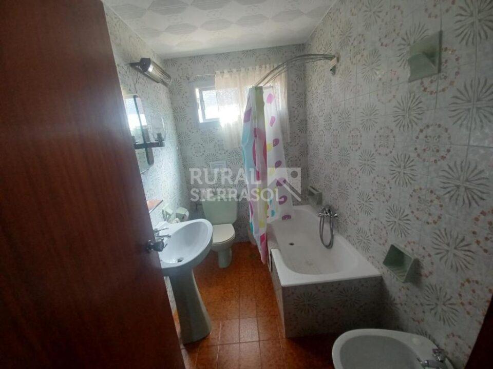 Acogedora Casa Rural en La Zubia, con chimenea y barbacoa - Imagen 11