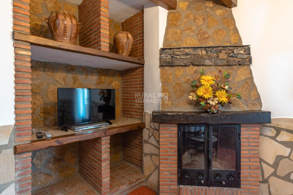 Acogedor Alojamiento Rural en Alpujarra de La Sierra, con piscina y cabina hidromasaje - Imagen 12