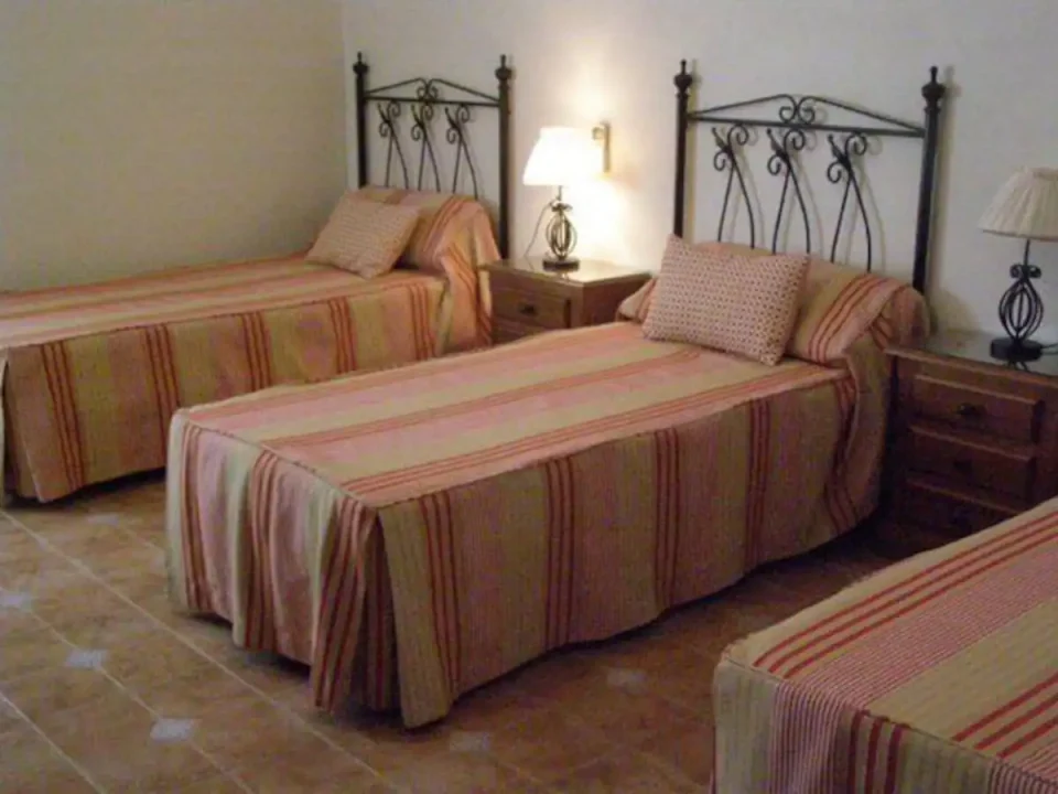 Maravillosa Casa Rural en Posadas, con piscina, aire acondicionado y barbacoa - Imagen 14