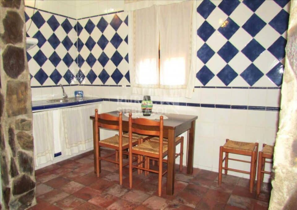 Espléndido Alojamiento Rural en Azabal, con chimenea y wifi - Imagen 25
