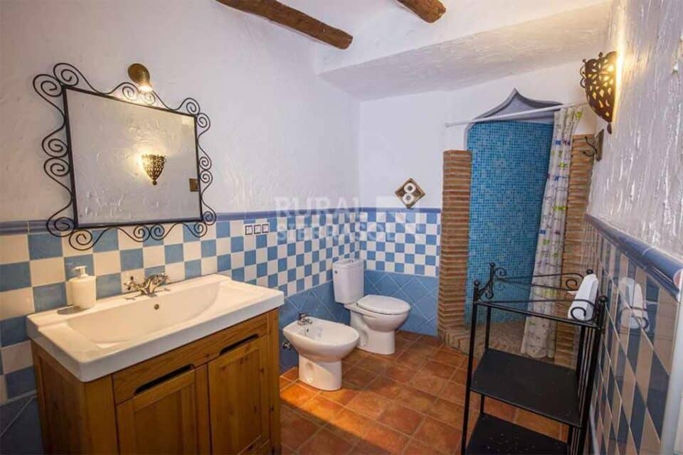 Amplia Casa Cueva con chimenea y calefacción, en Galera - Imagen 13