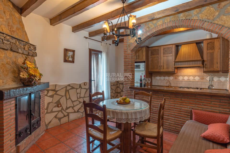 Acogedor Alojamiento Rural en Alpujarra de La Sierra, con piscina y cabina hidromasaje - Imagen 13
