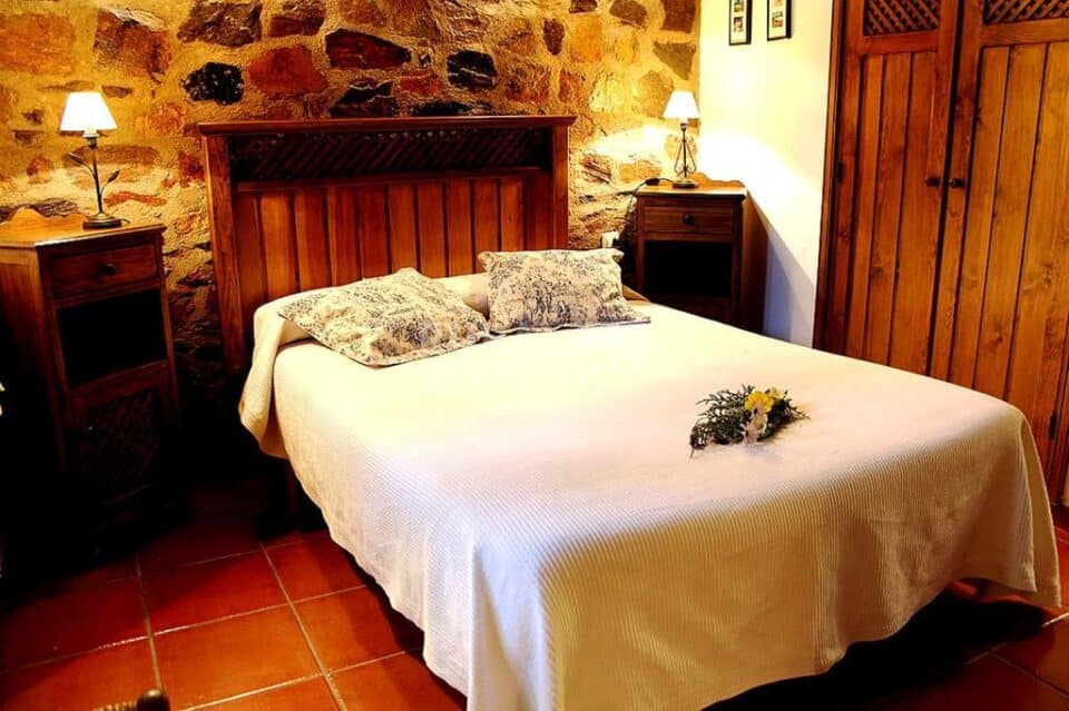 Fantástica Casa Rural en Valencia de Alcántara, con piscina y aire acondicionado - Imagen 13