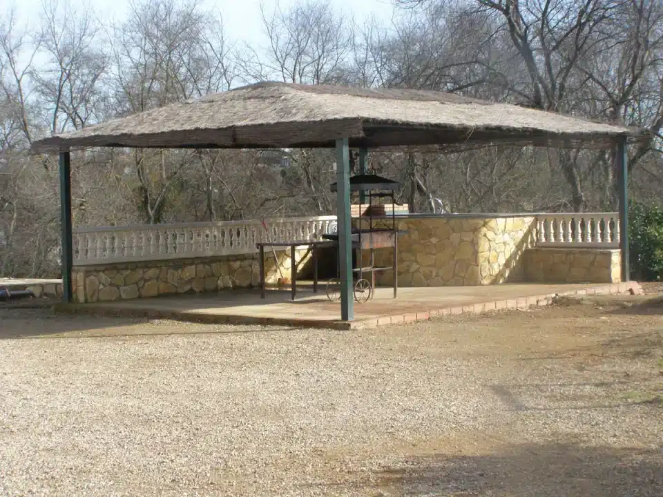 Maravillosa Casa Rural en Posadas, con piscina, aire acondicionado y barbacoa - Imagen 16