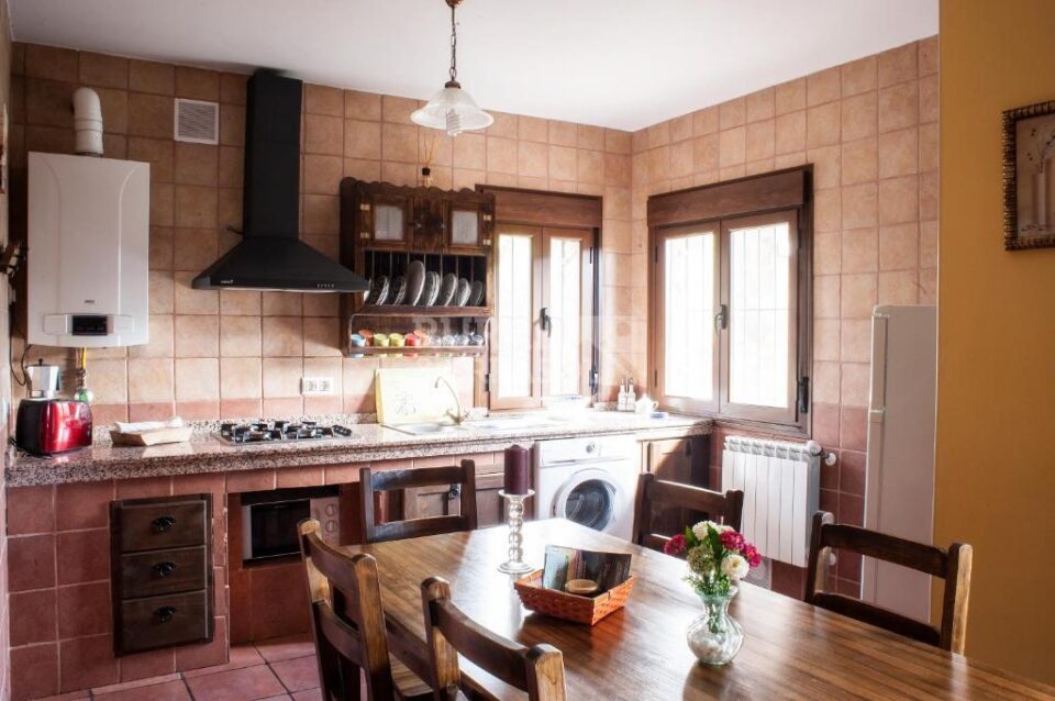 Típica Casa Rural en un entorno único - Imagen 22